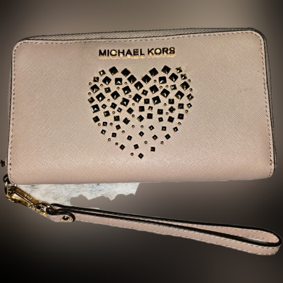 Michael Kors Handbags - NWOT Michael Kors Pastel Pink Heart Design Zip Wristlet Wallet